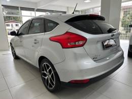 FORD - FOCUS - 2016/2017 - Prata - R$ 72.900,00