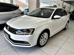 VOLKSWAGEN - JETTA - 2016/2017 - Branca - R$ 86.900,00