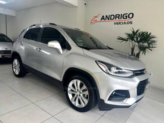 CHEVROLET - TRACKER - 2018/2019 - Prata - R$ 95.900,00