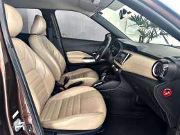 NISSAN - KICKS - 2017/2018 - Marrom - R$ 82.900,00