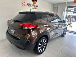 NISSAN - KICKS - 2017/2018 - Marrom - R$ 82.900,00