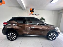 NISSAN - KICKS - 2017/2018 - Marrom - R$ 82.900,00