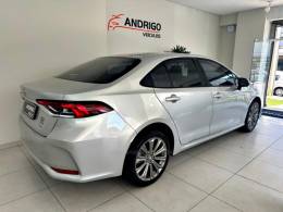 TOYOTA - COROLLA - 2020/2021 - Prata - R$ 124.900,00