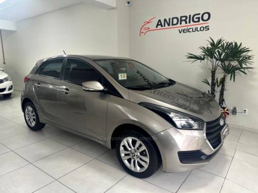 HYUNDAI - HB20 - 2018/2018 - Prata - R$ 61.900,00