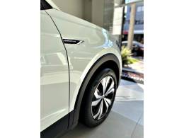 VOLKSWAGEN - T-CROSS - 2023/2024 - Branca - R$ 139.900,00