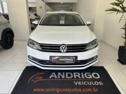 VOLKSWAGEN - JETTA - 2016/2017 - Branca - R$ 86.900,00